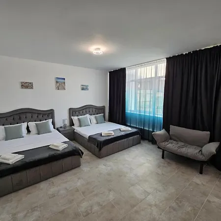 Апарт-готель La Playa - Pe Plaja Cu Sezlong Gratuit 3*