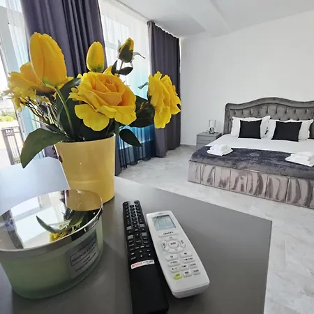 Aparthotel La Playa - Pe Plaja Cu Sezlong Gratuit 3*